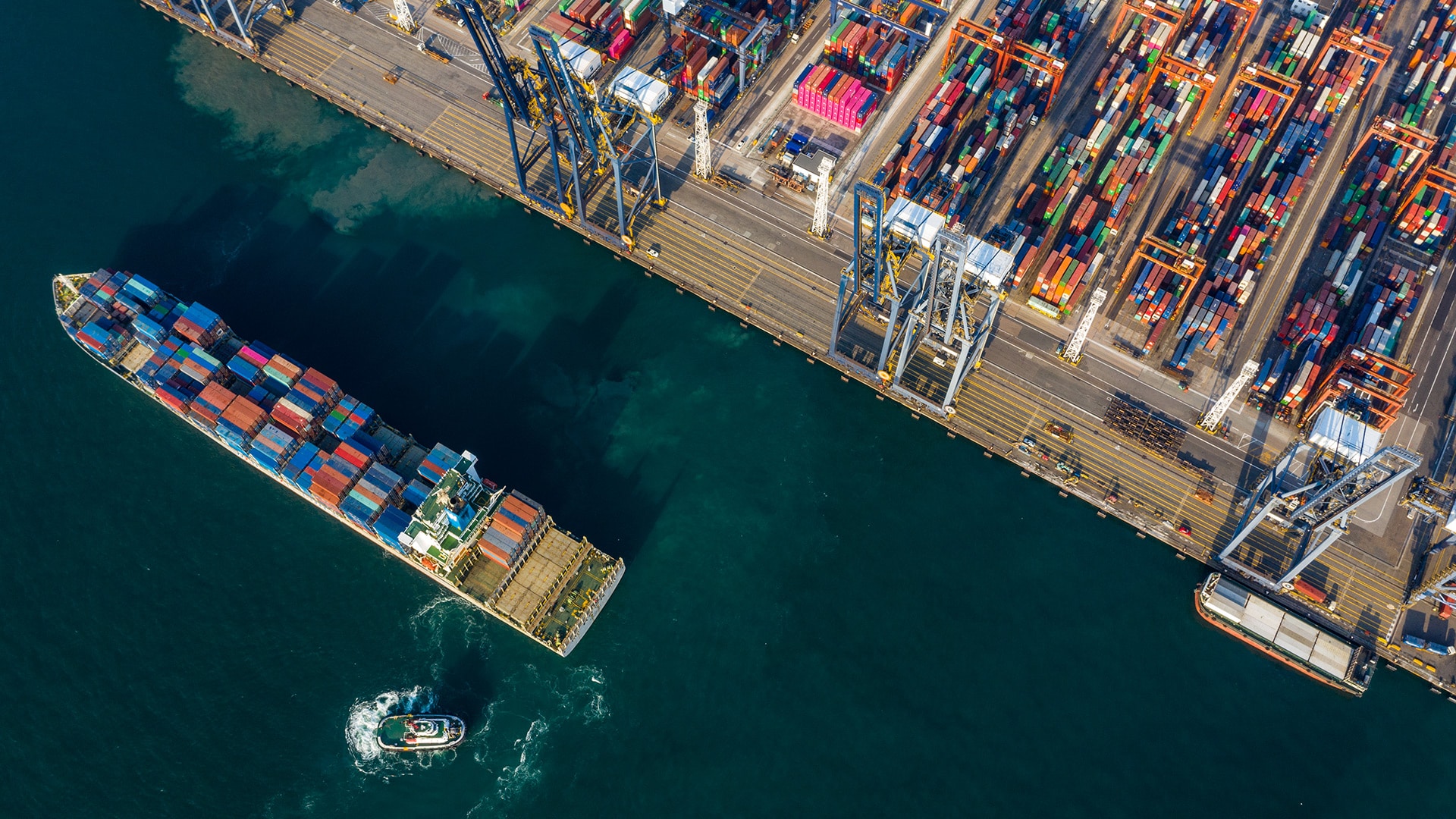 Aerial view of a container port - Solutions for Port Authorities